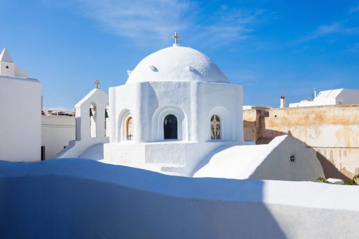 Explore the Cyclades island-hopping itinerary